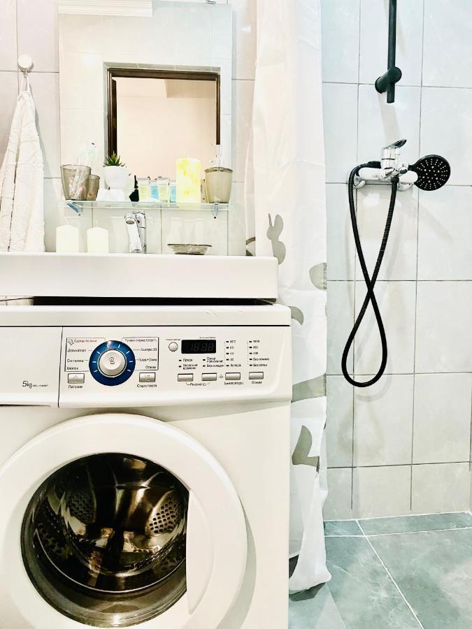 Like Home Apartments&Rooms Almaty Bagian luar foto