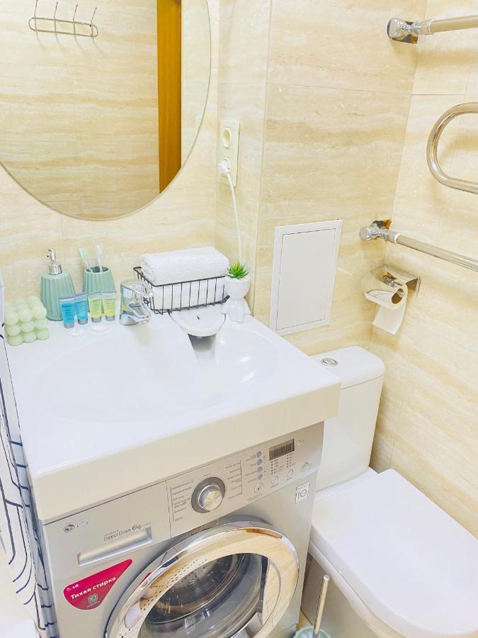 Like Home Apartments&Rooms Almaty Bagian luar foto