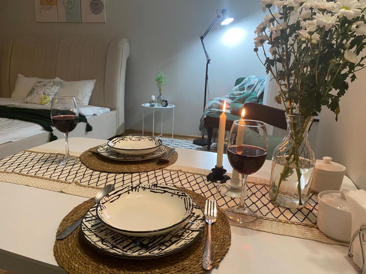 Like Home Apartments&Rooms Almaty Bagian luar foto