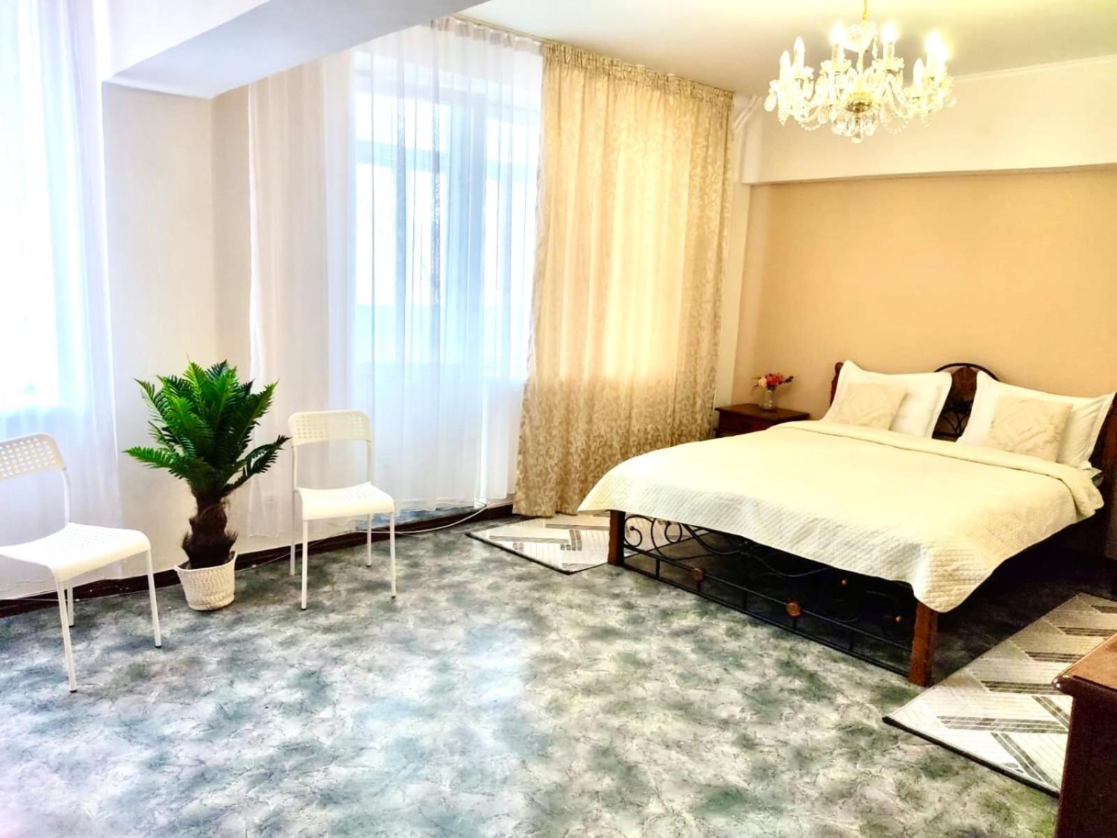 Like Home Apartments&Rooms Almaty Bagian luar foto